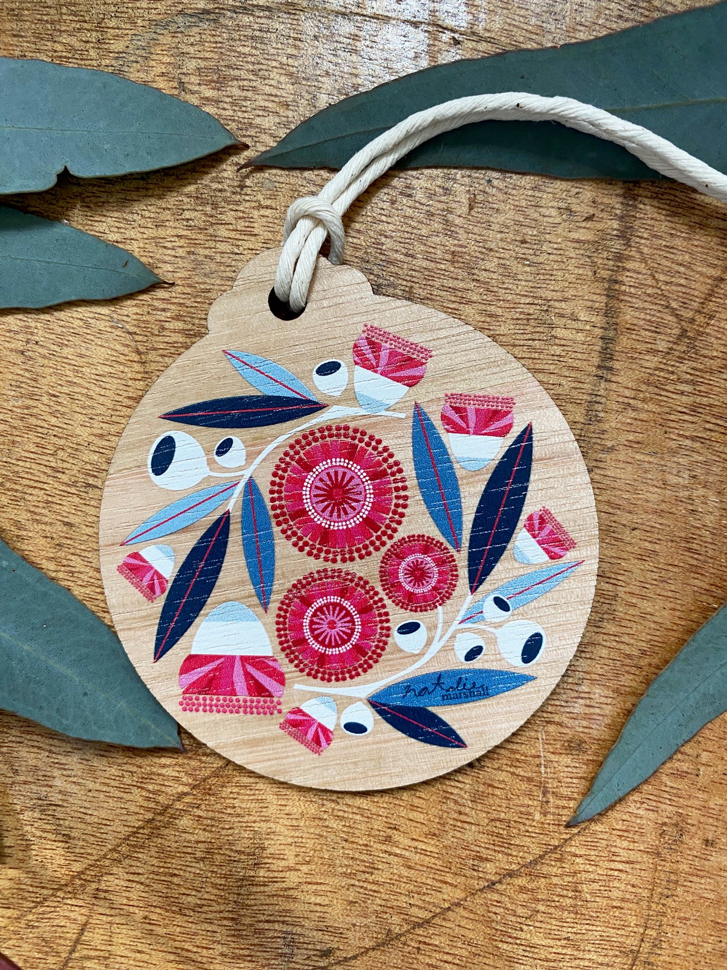 Silver Gum Round Decoration