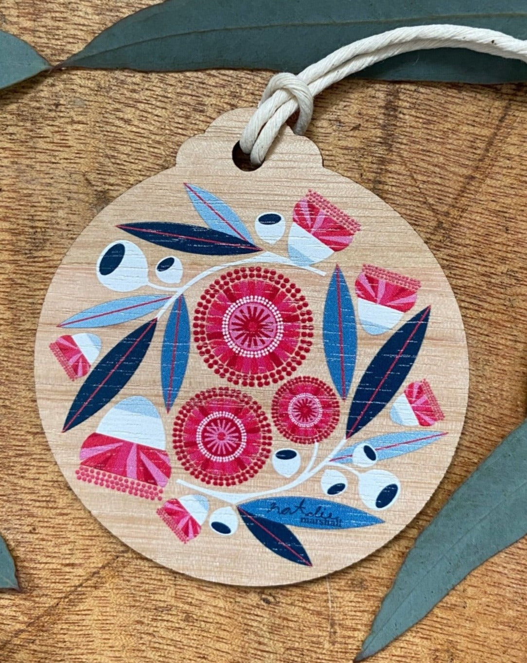Silver Gum Round Decoration