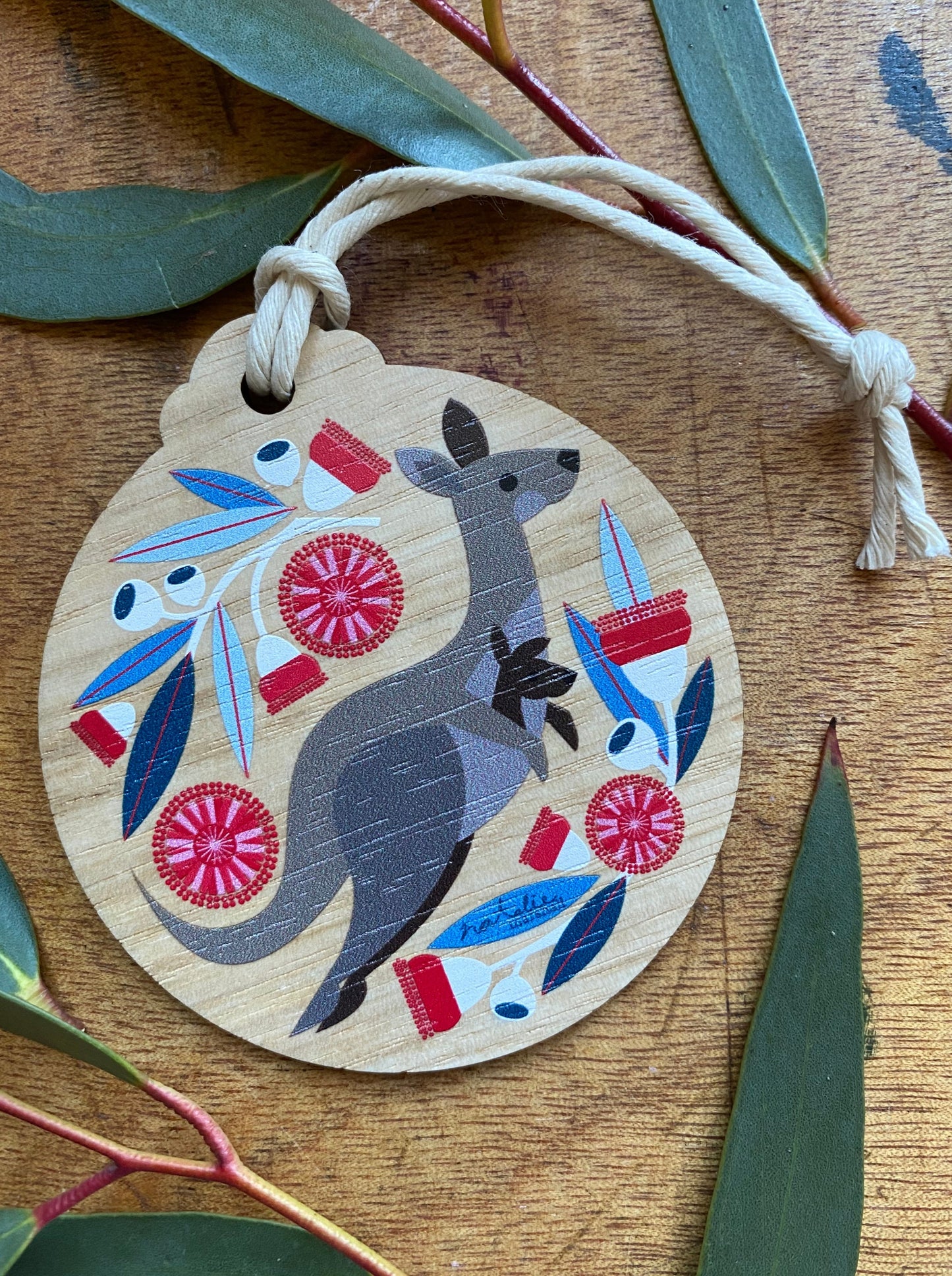 Eastern Grey Kangaroo Round Decoration