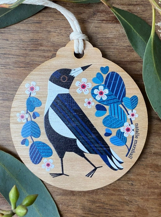 Magpie Round Decoration